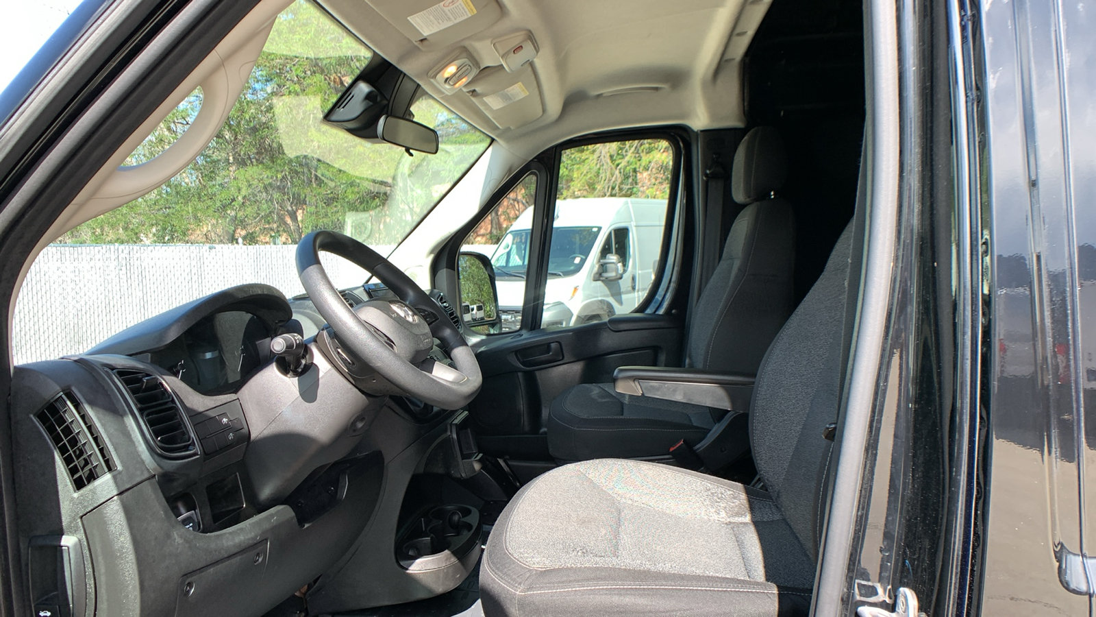 Used 2023 RAM ProMaster 2500 FWD image 9