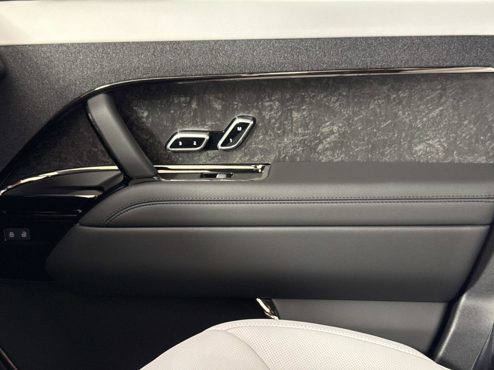 New 2026 Land Rover Range Rover Sport Dynamic SE AWD/4WD image 23
