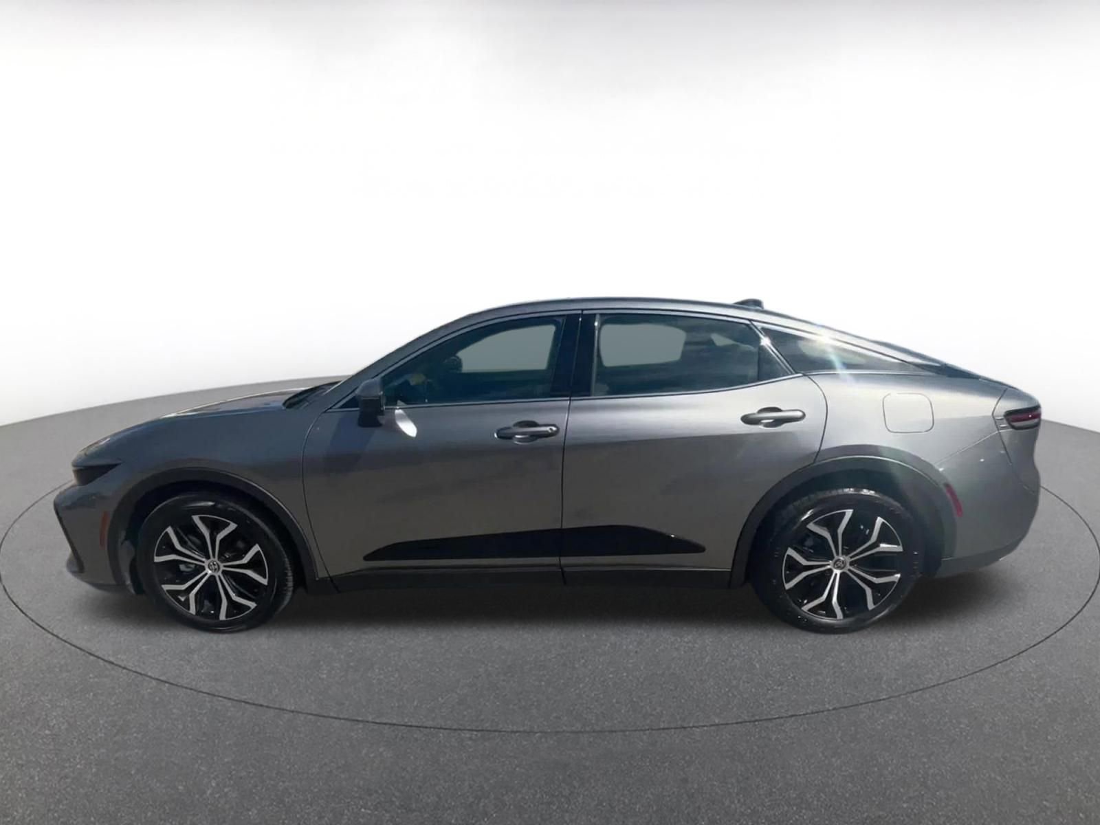 Used 2025 Toyota Crown XLE image 10