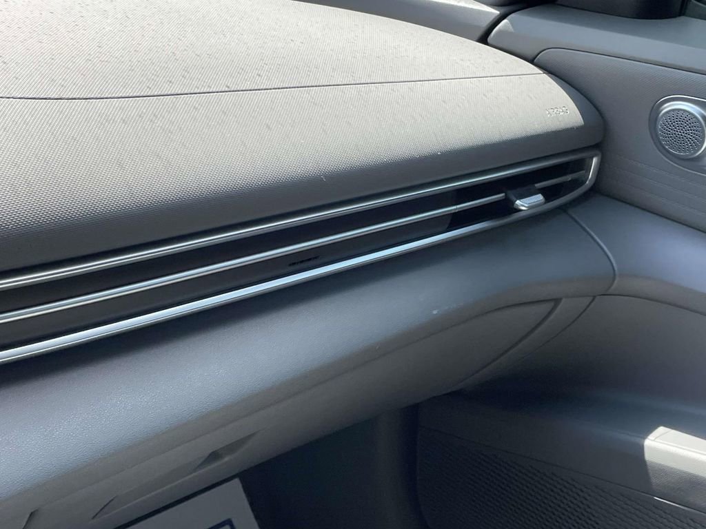 Used 2022 Hyundai Elantra Blue FWD image 31