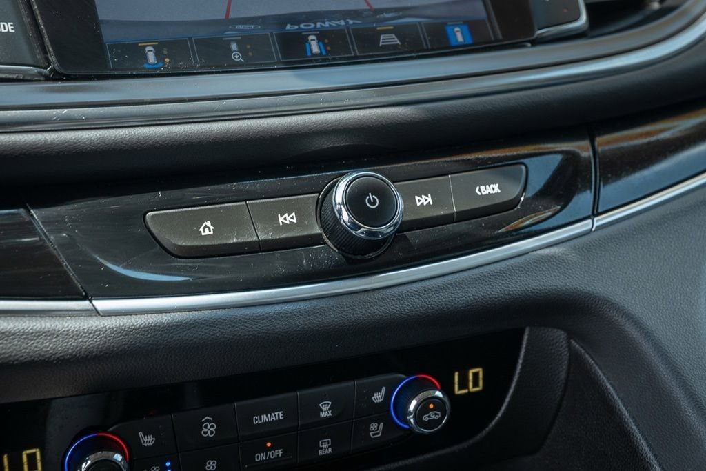 Used 2022 Buick Enclave Avenir w/ Avenir Technology Package image 21