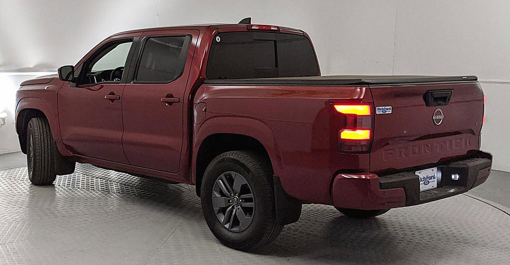 Used 2025 Nissan Frontier SV image 4