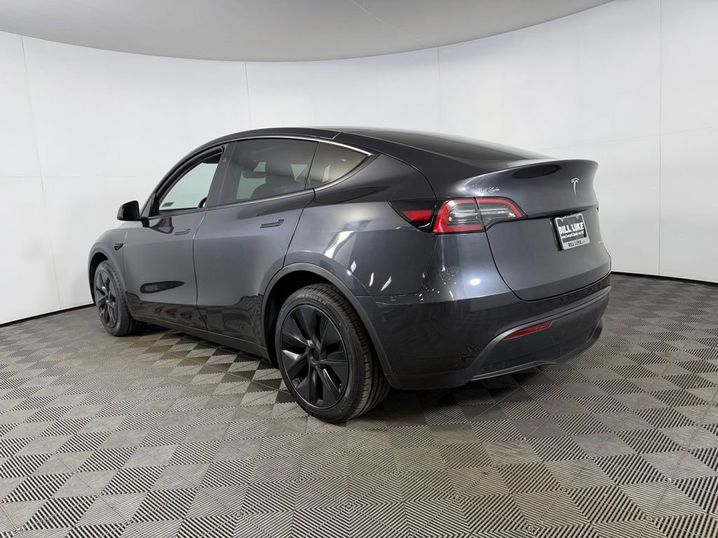 Used 2024 Tesla Model Y Long Range AWD/4WD image 8