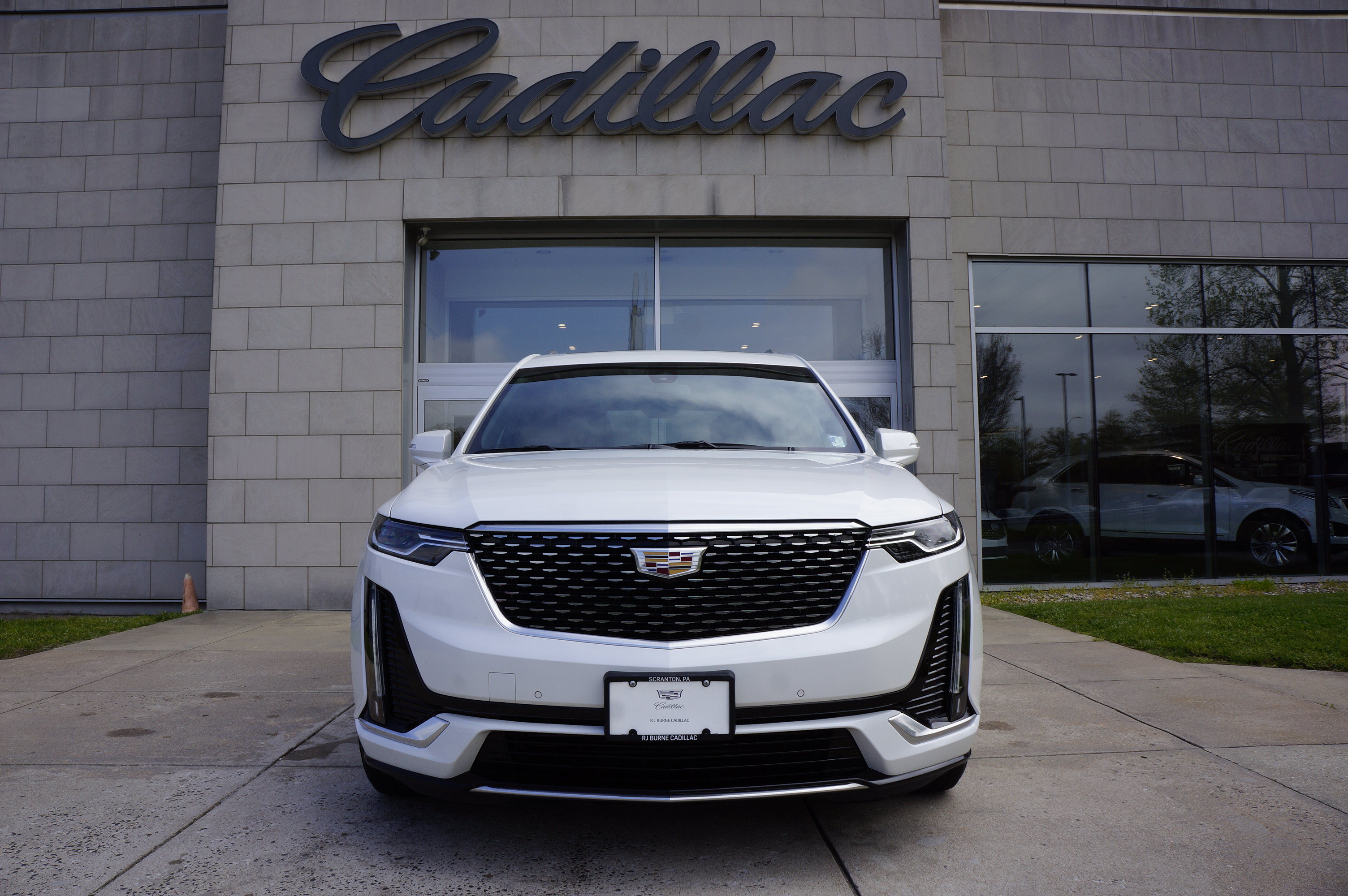 Used 2025 Cadillac XT6 Luxury AWD/4WD image 13
