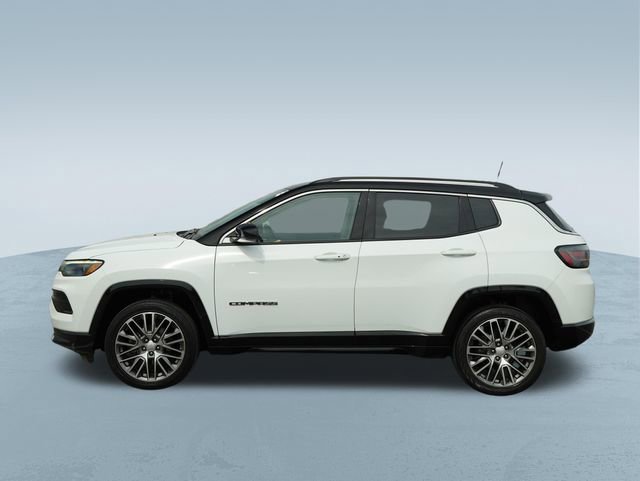 Used 2022 Jeep Compass Limited w/ Elite Group image 4