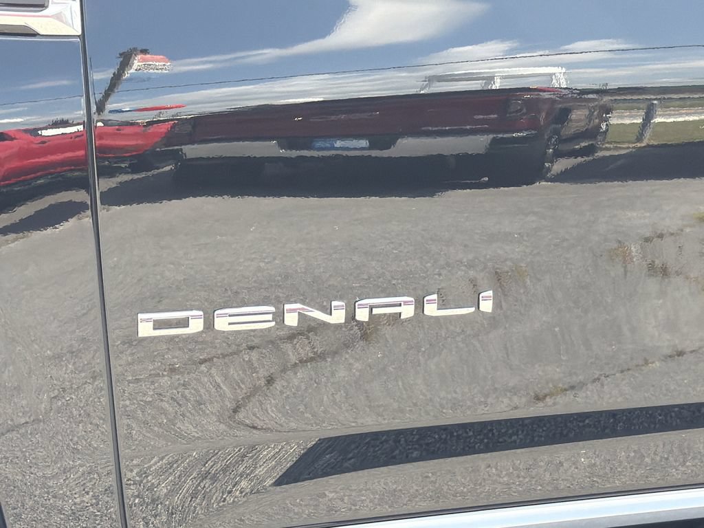 New 2026 GMC Yukon Denali w/ LPO, Floor Liner Package RWD image 26