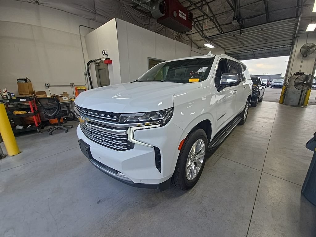 Used 2023 Chevrolet Suburban Premier AWD/4WD image 2