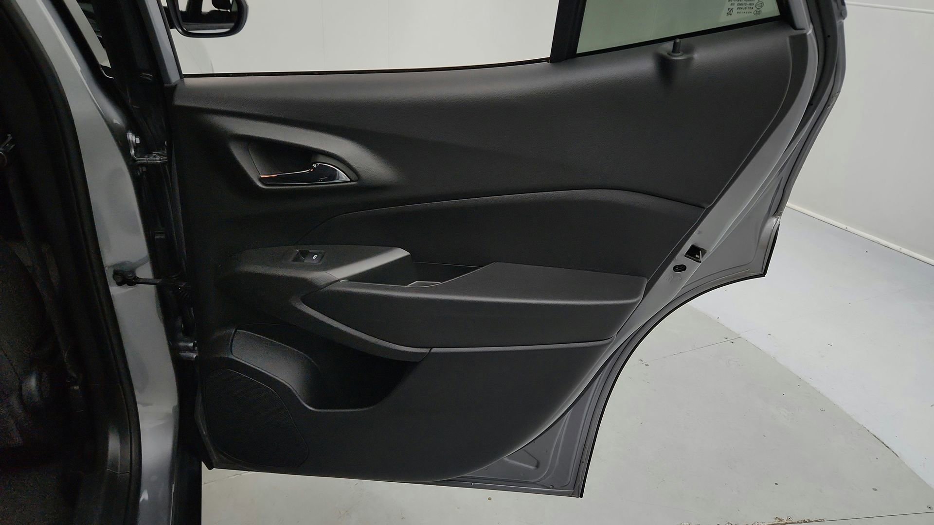 Certified 2025 Chevrolet Trax RS w/ Driver Confidence Package image 21