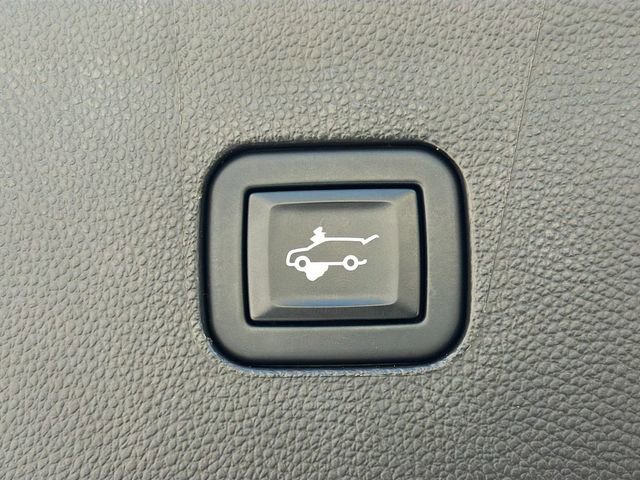 Used 2021 Buick Enclave Premium w/ Surround and Sites Package image 14