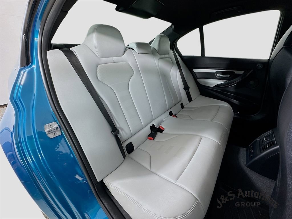 Used 2018 BMW M3 image 32