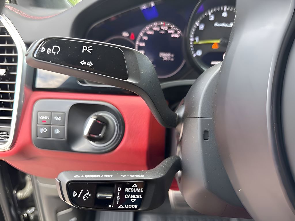 Used 2023 Porsche Cayenne Turbo S image 30