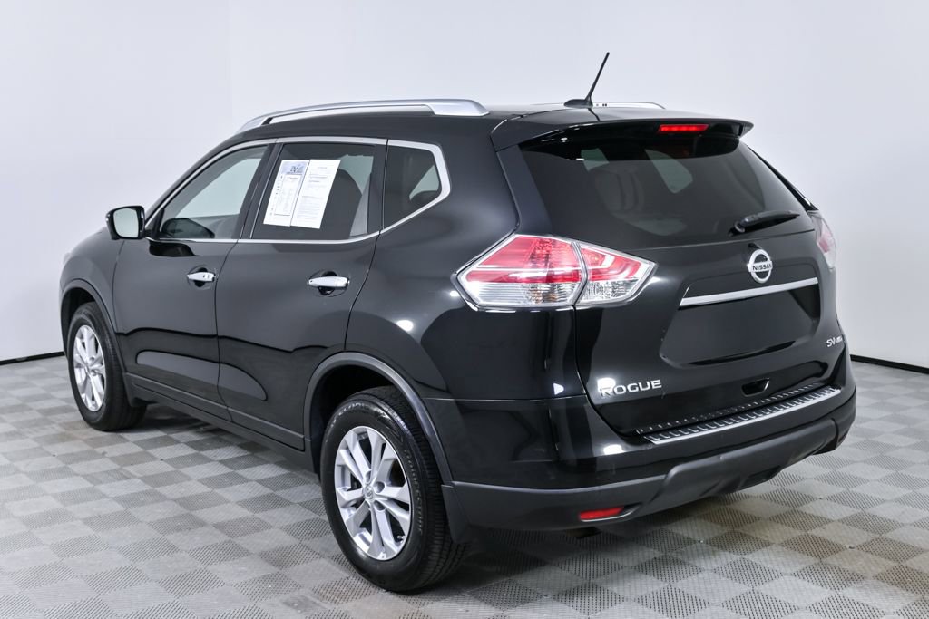 Used 2016 Nissan Rogue SV w/ SV Premium Package image 4