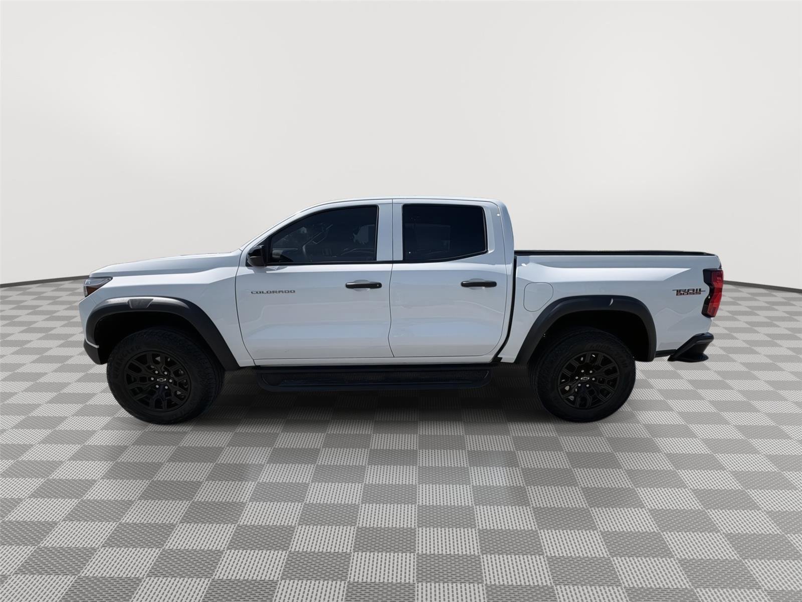 Used 2024 Chevrolet Colorado Trail Boss AWD/4WD image 2