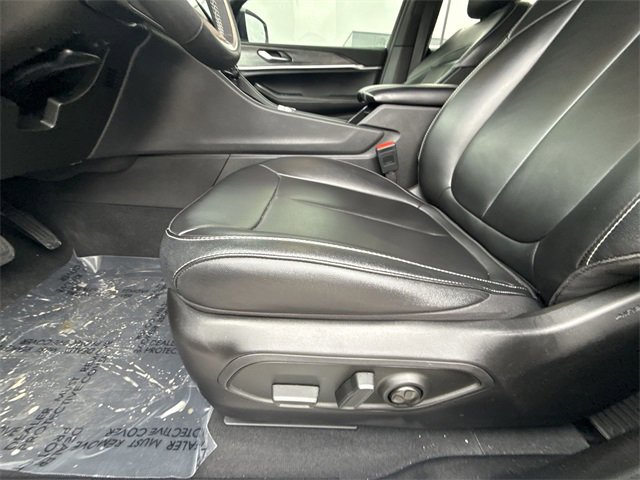 Used 2024 Jeep Grand Cherokee Limited w/ Black Appearance Package image 12