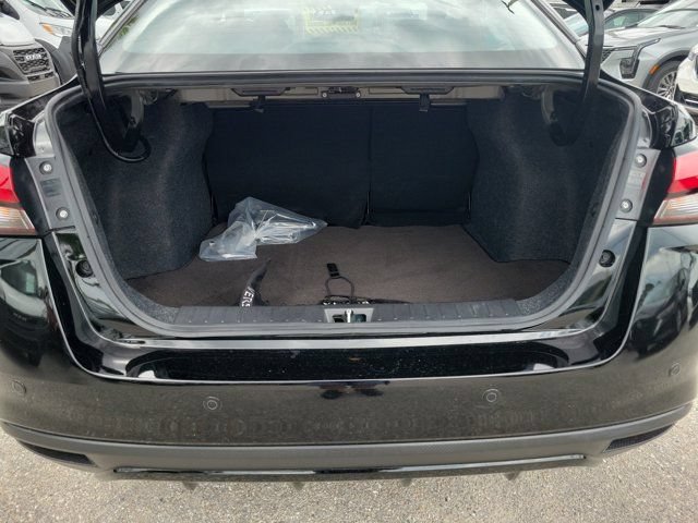 Certified 2025 Nissan Versa SR w/ Trunk Package FWD image 12