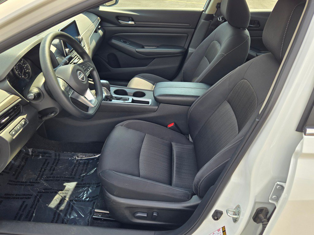 Used 2025 Nissan Altima 2.5 SV FWD image 20
