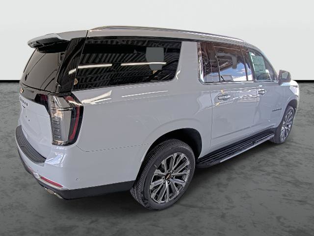 New 2026 Chevrolet Suburban High Country w/ Sun And Tow Package AWD/4WD image 14