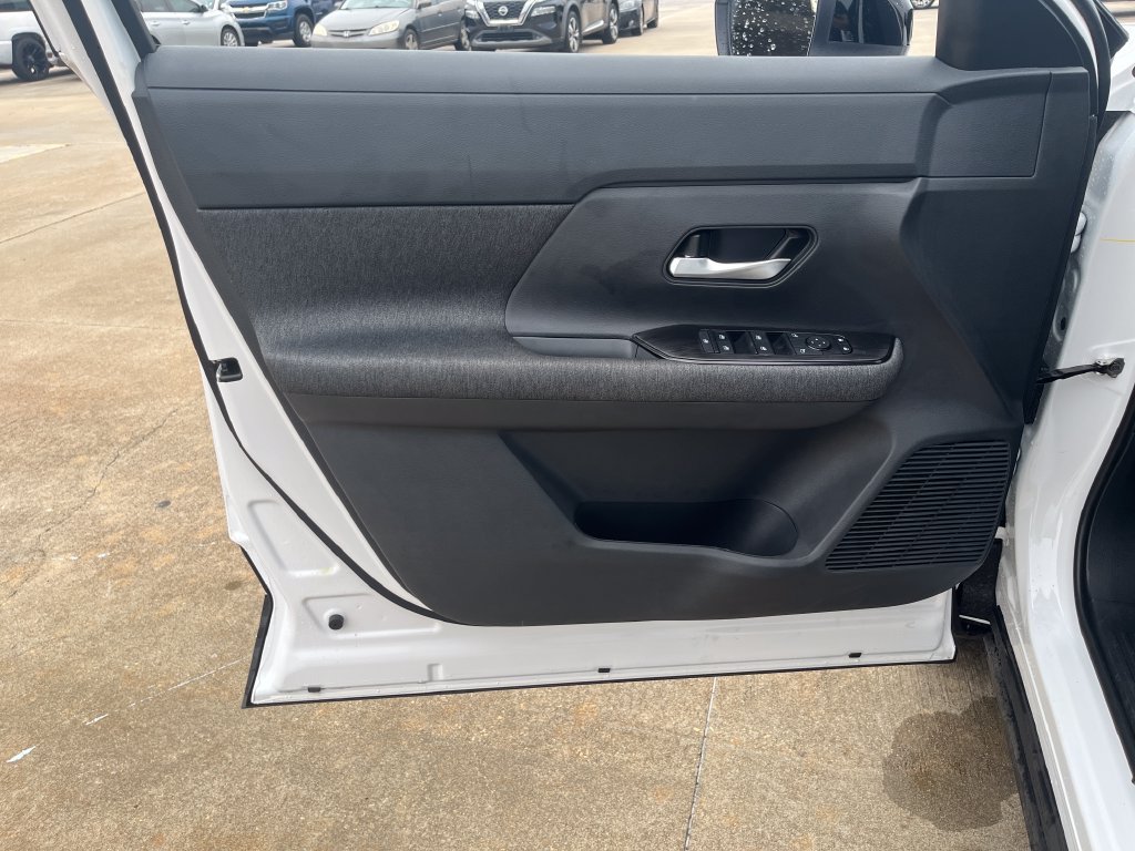 New 2027 Nissan Kicks SV AWD/4WD image 10