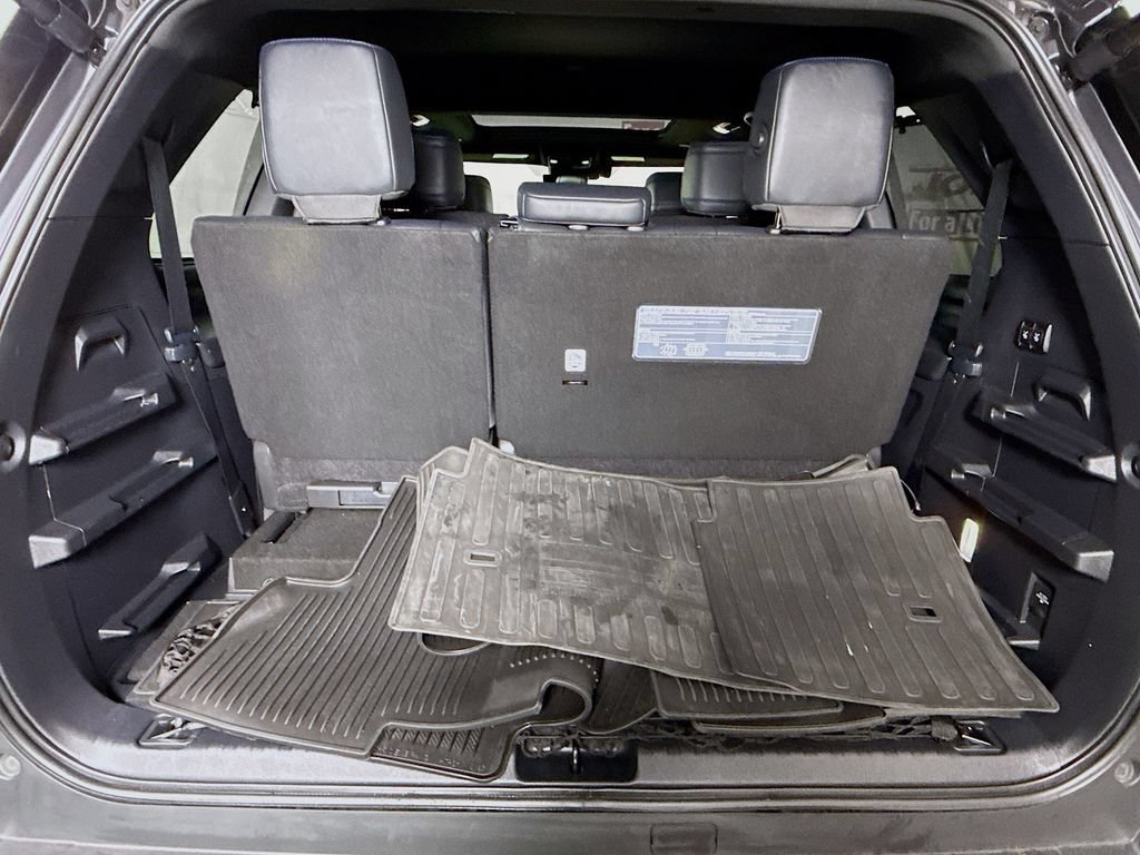 Certified 2024 Toyota Sequoia Platinum AWD/4WD image 30