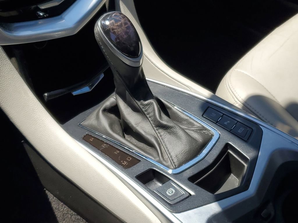 Used 2015 Cadillac SRX Luxury w/ Driver Awareness Package FWD image 18