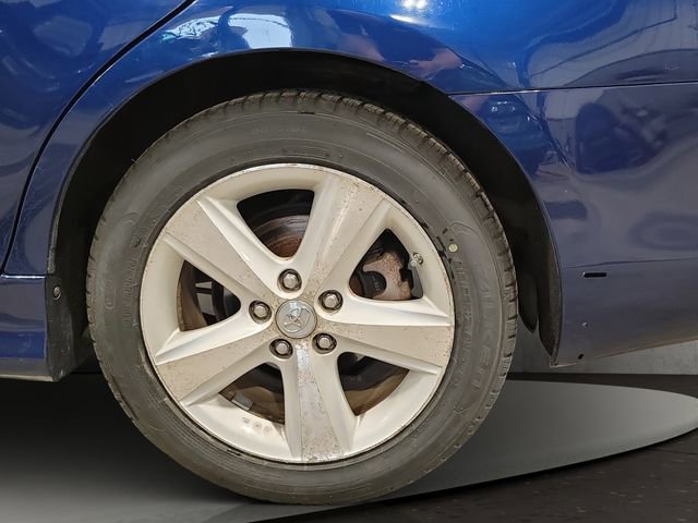 Used 2010 Toyota Camry SE FWD image 23