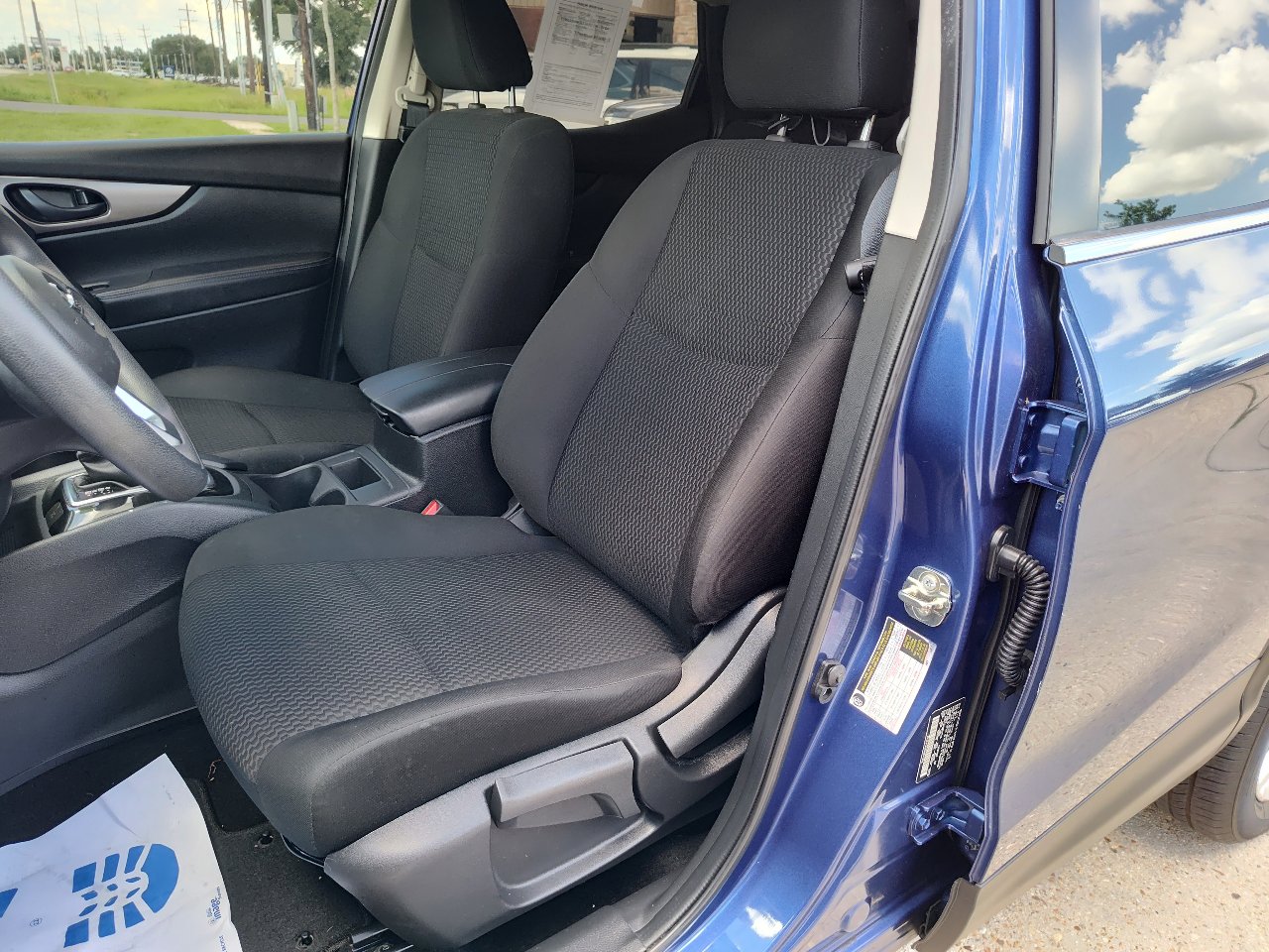 Used 2022 Nissan Rogue Sport S image 16