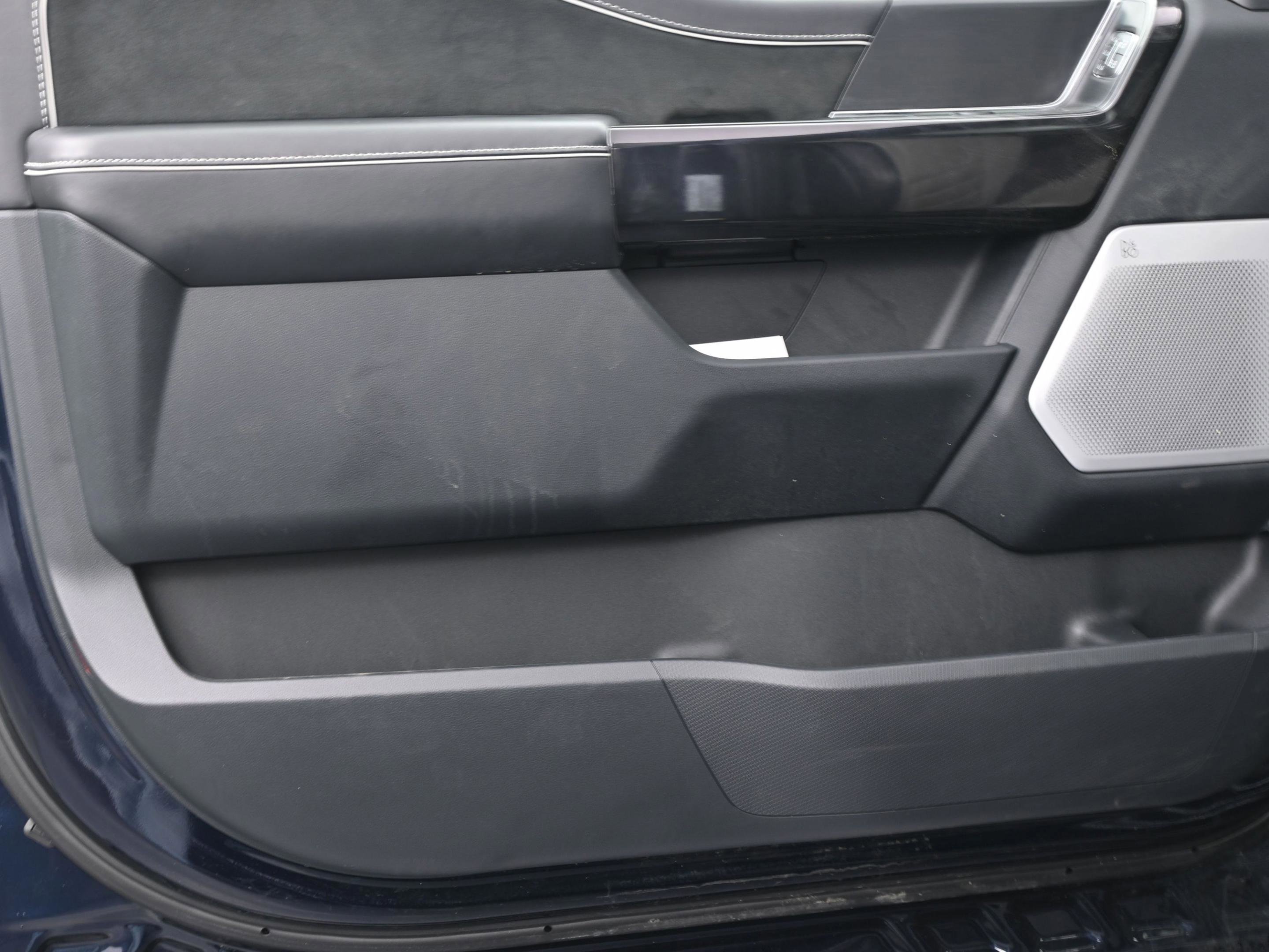 Used 2025 Ford F150 Lightning Platinum image 14