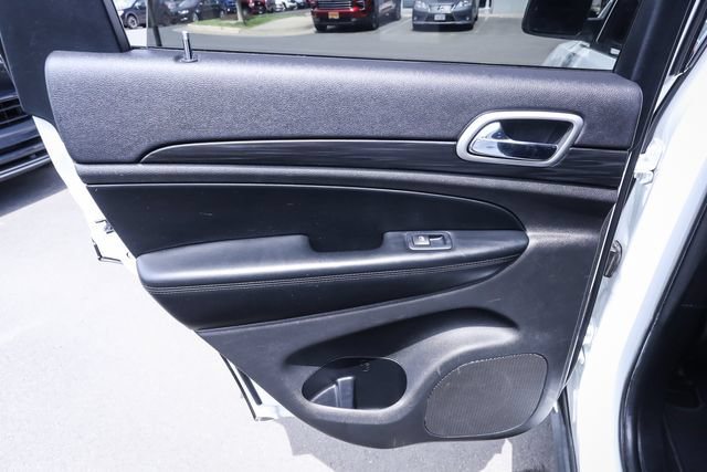 Used 2020 Jeep Grand Cherokee Laredo AWD/4WD image 51