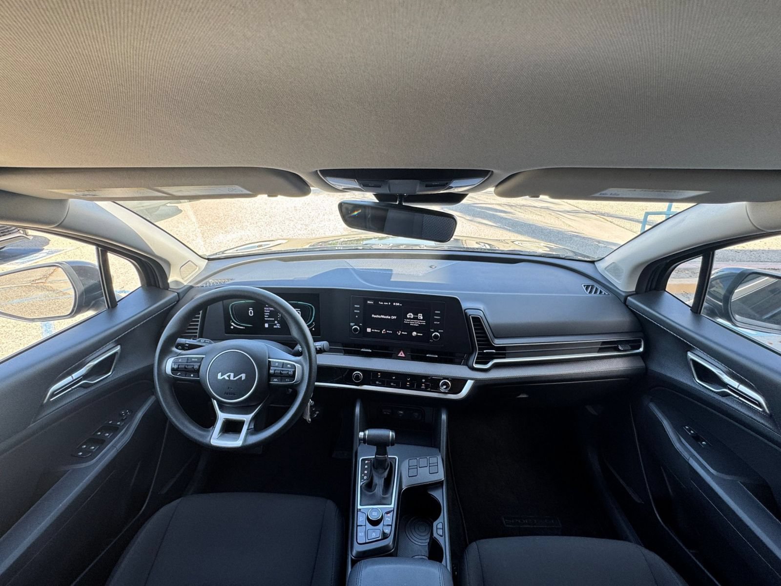 Used 2025 Kia Sportage LX FWD image 32