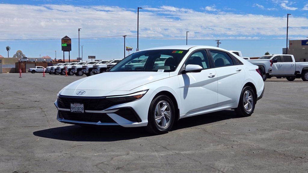 Used 2026 Hyundai Elantra SE FWD image 8