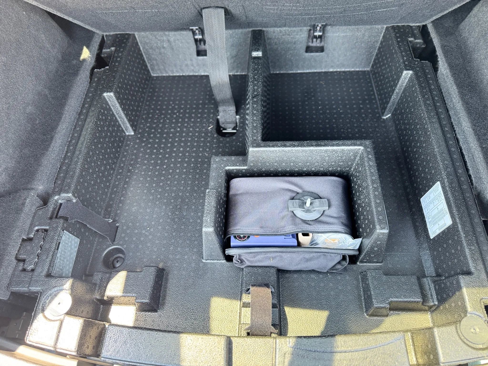 Used 2017 Cadillac XT5 Sport Utility 4D FWD image 17