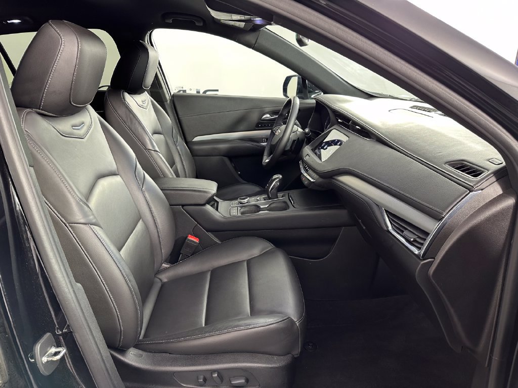 Used 2019 Cadillac XT4 Premium Luxury AWD/4WD image 19