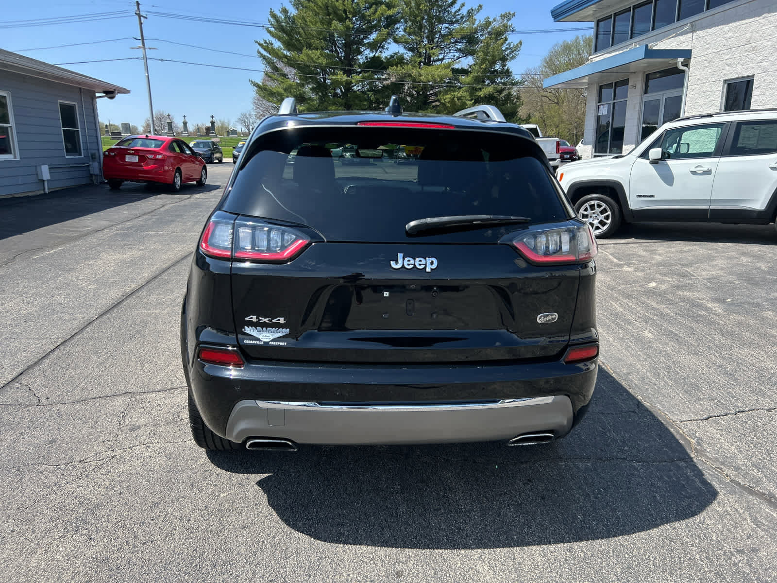 Used 2019 Jeep Cherokee Overland w/ Technology Group AWD/4WD image 5