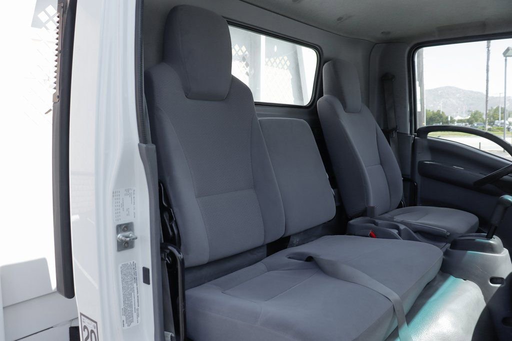 Used 2019 Isuzu NPR RWD image 25