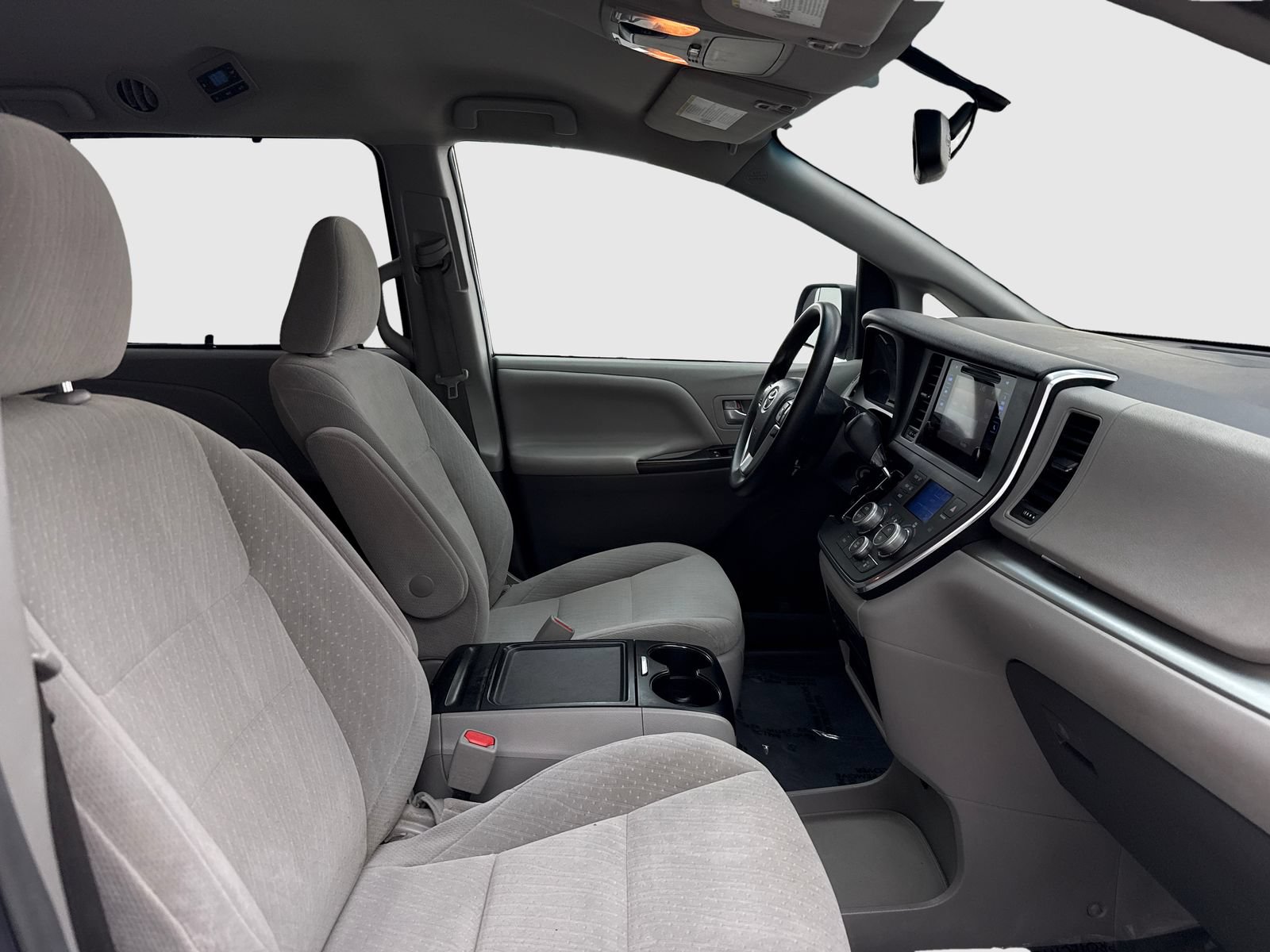 Used 2017 Toyota Sienna LE FWD image 40