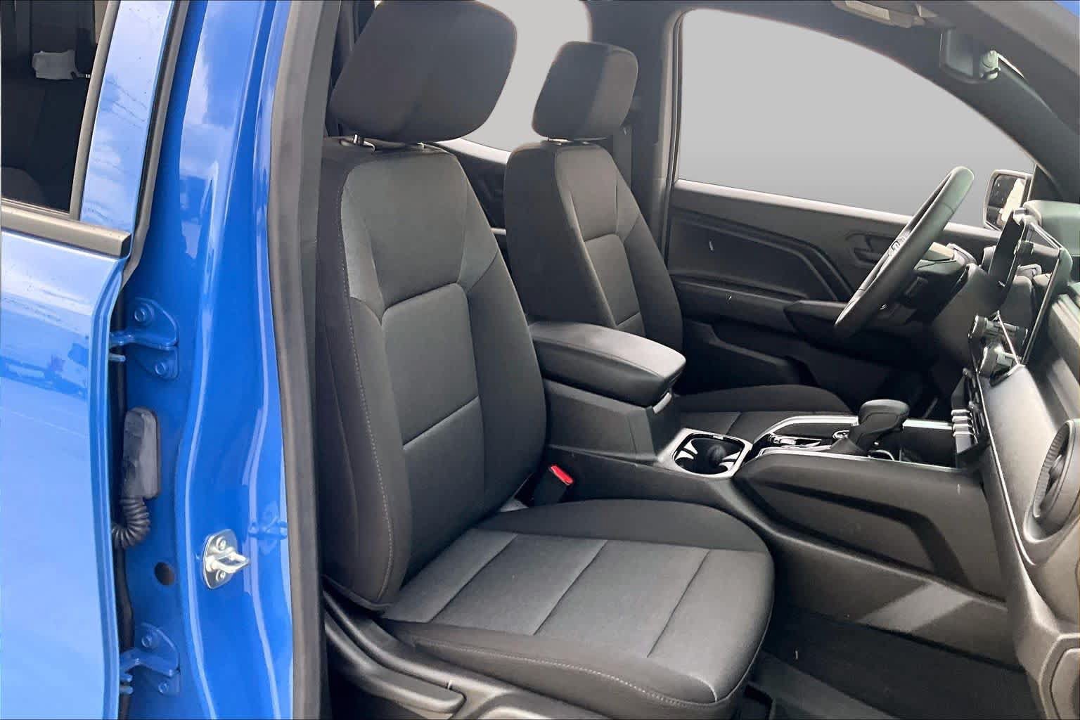 Used 2025 Chevrolet Colorado Trail Boss AWD/4WD image 8