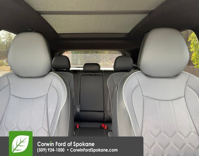 Used 2025 Volkswagen Tiguan SEL R-Line AWD/4WD image 34
