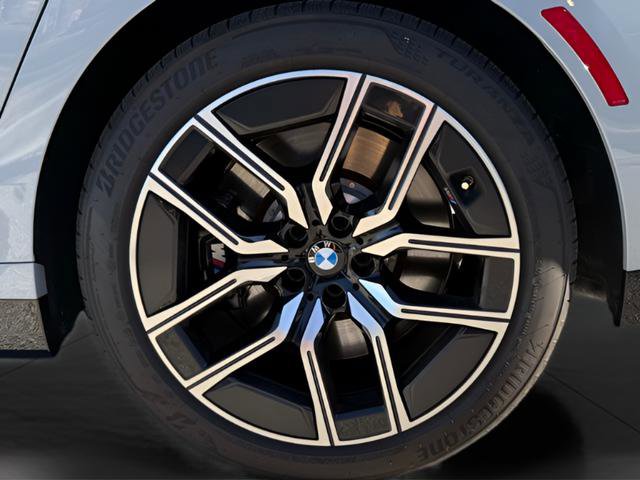 Used 2024 BMW 760i xDrive w/ Premium Package 2 image 10