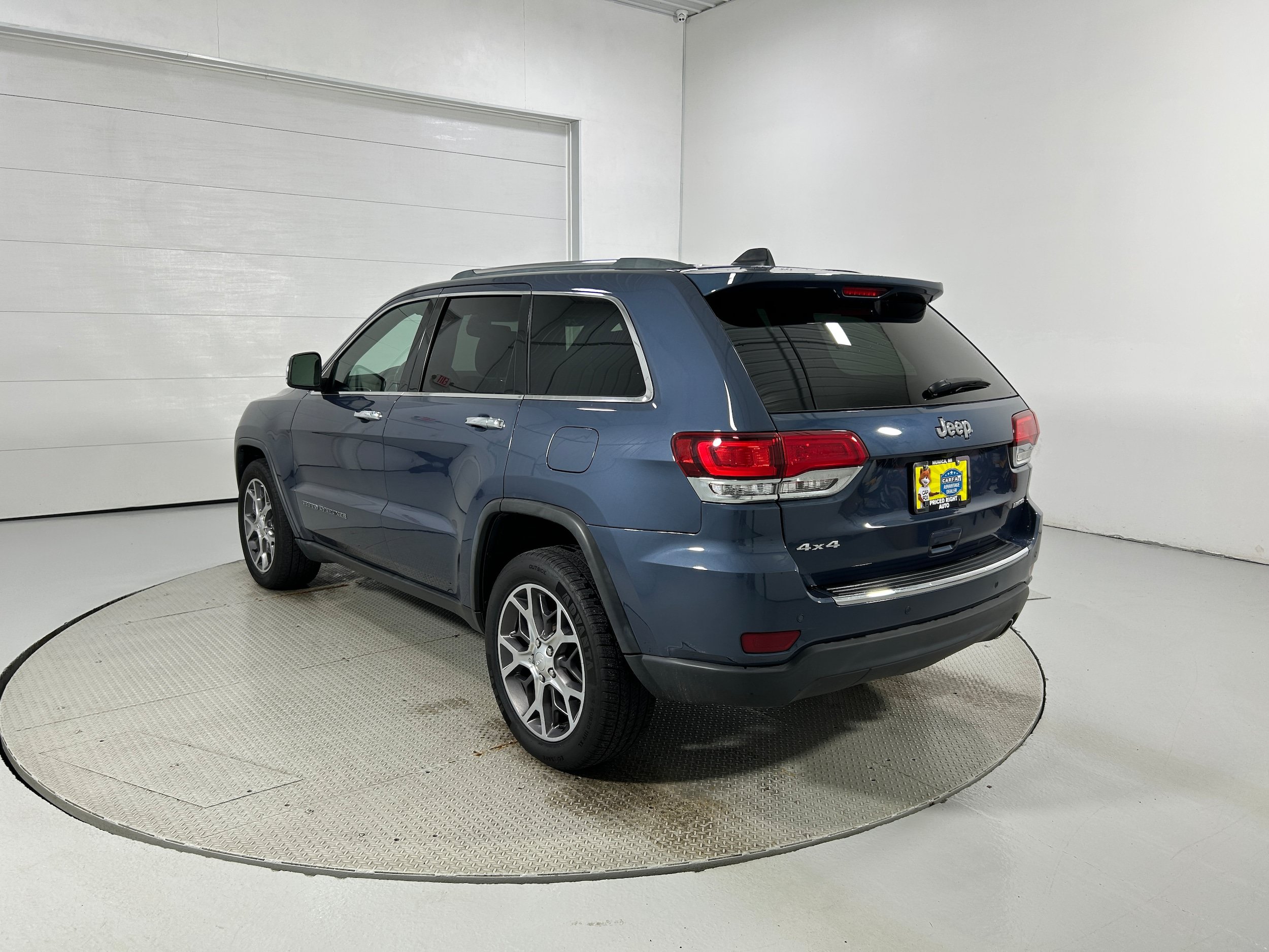 Used 2020 Jeep Grand Cherokee Limited AWD/4WD image 24