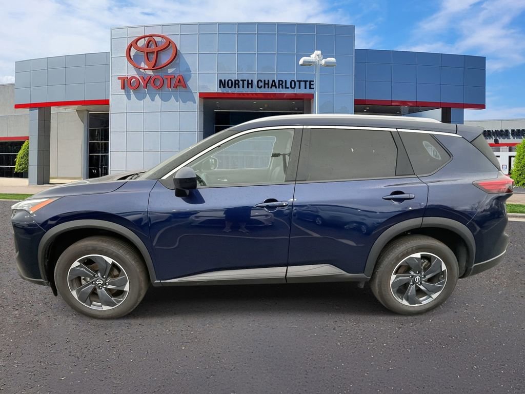 Used 2025 Nissan Rogue SV w/ SV Premium Package image 8