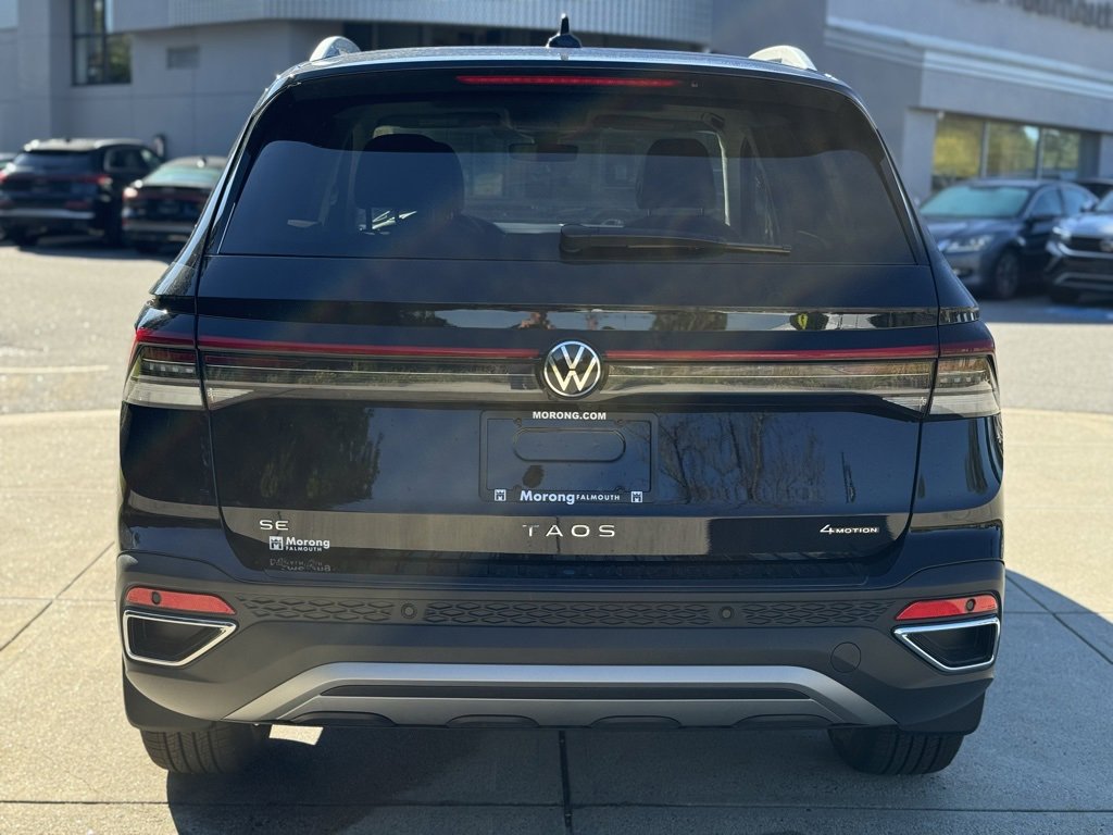 New 2025 Volkswagen Taos SE image 10