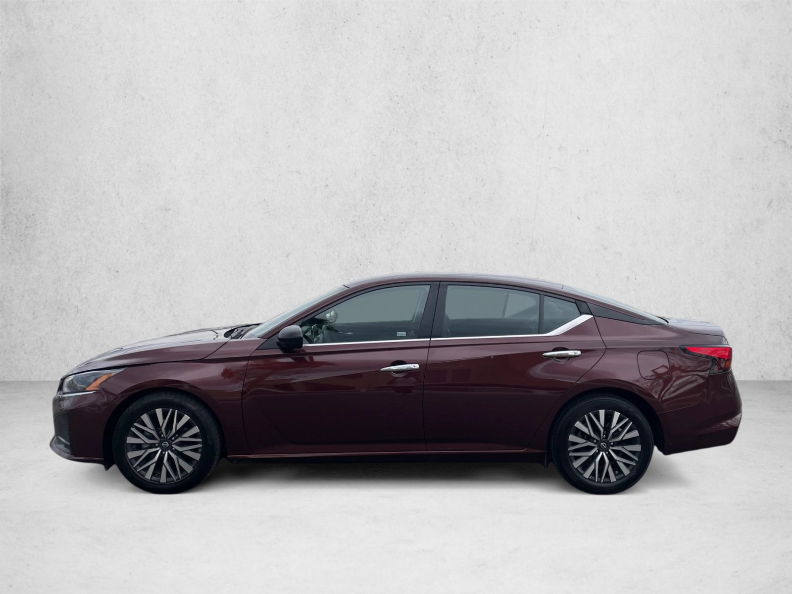 Used 2025 Nissan Altima 2.5 SV FWD image 8