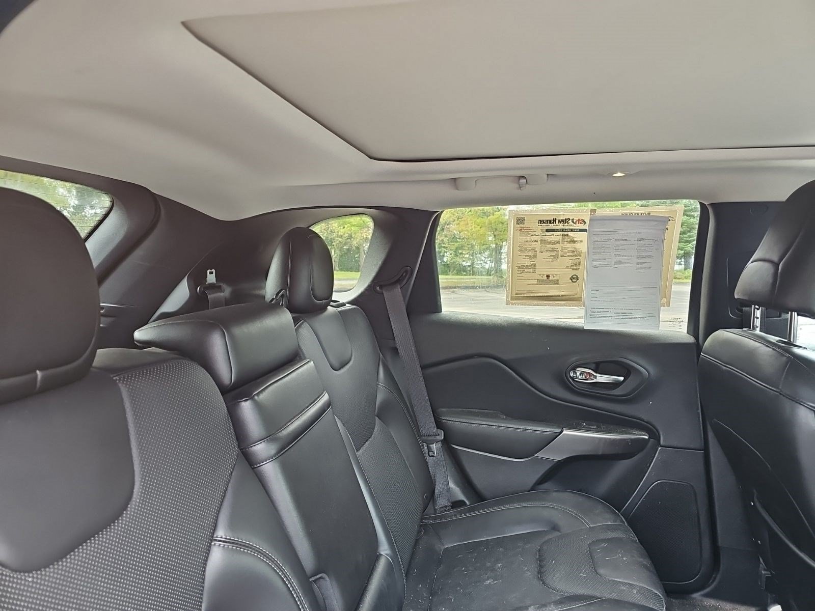 Used 2019 Jeep Cherokee Limited AWD/4WD image 14