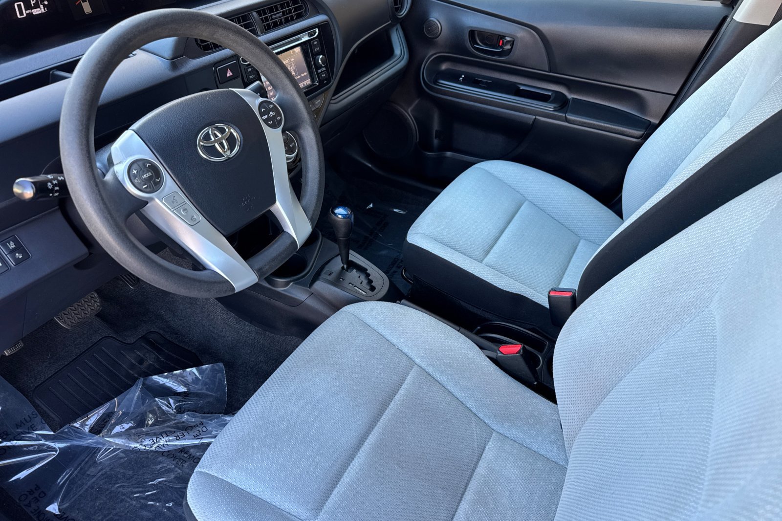 Used 2017 Toyota Prius C One FWD image 10