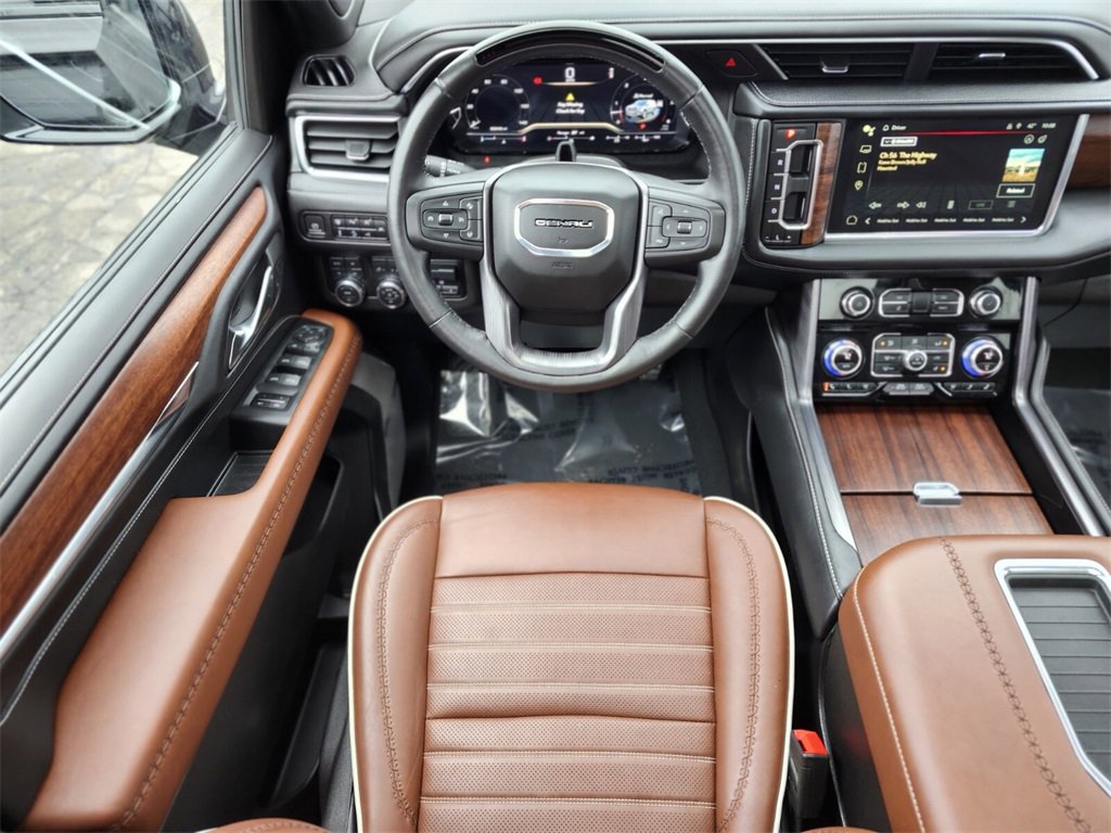 Used 2023 GMC Yukon Denali Ultimate image 11