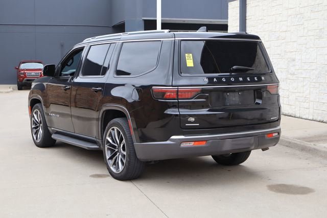 Used 2022 Jeep Wagoneer Series II w/ Premium Group I AWD/4WD image 3