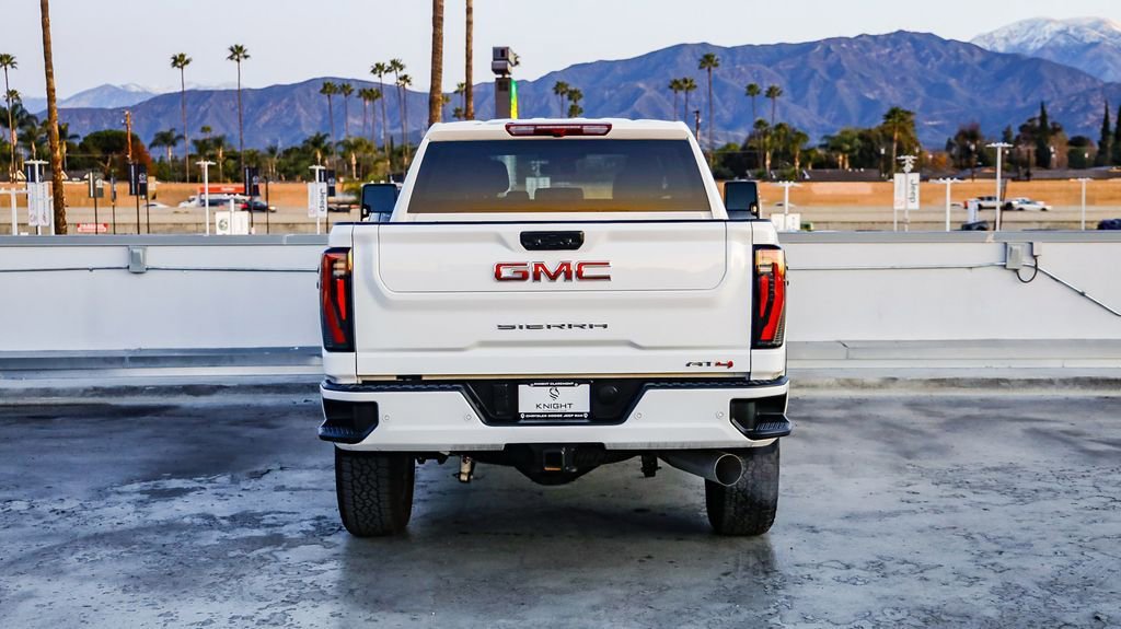 Used 2025 GMC Sierra 2500 AT4 image 8
