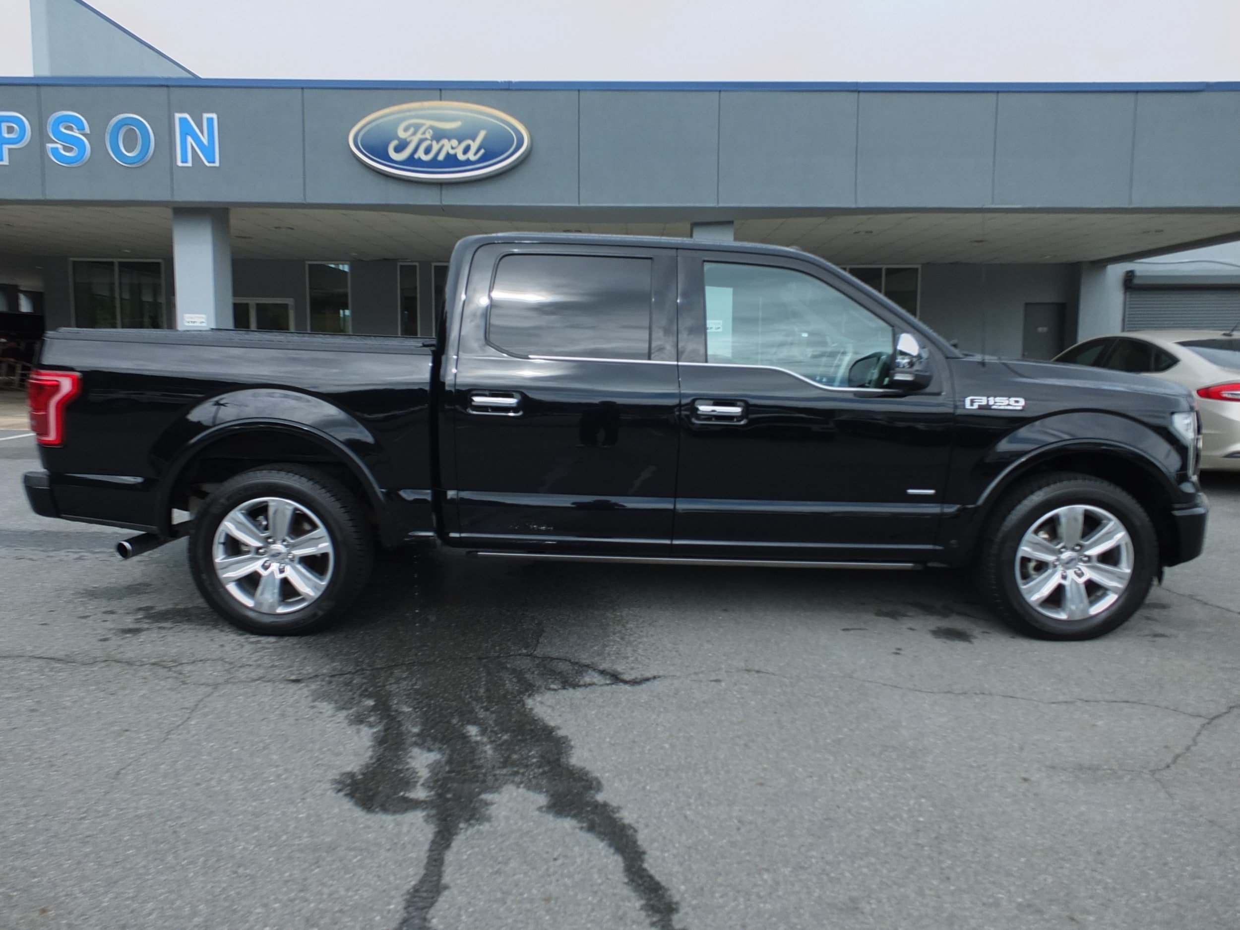 Used 2016 Ford F150 Platinum w/ Equipment Group 701A Luxury RWD image 2