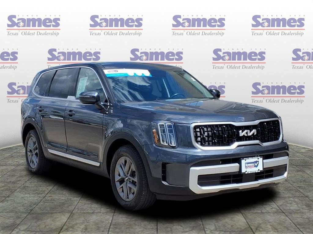 Used 2024 Kia Telluride LX FWD image 1