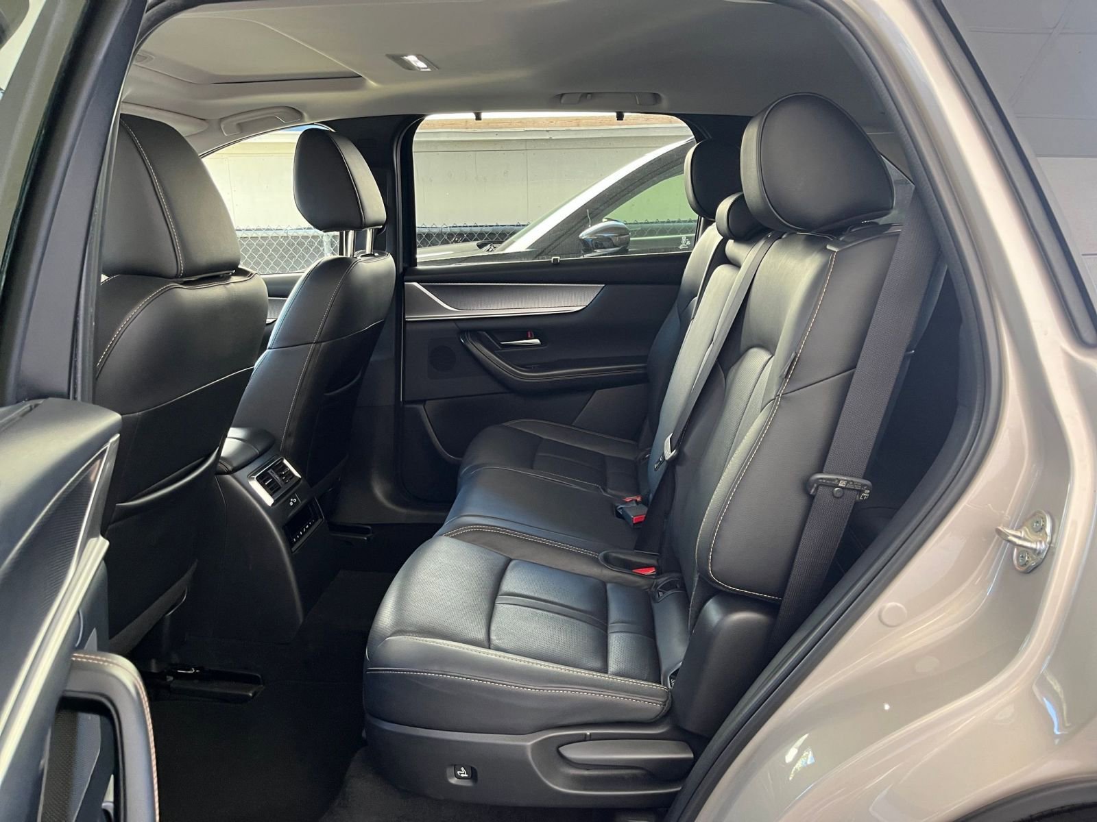 Used 2025 MAZDA CX-90 3.3 Turbo w/ Preferred Package AWD/4WD image 25